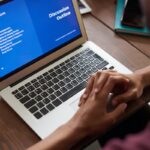 How do I earn money on Fiverr?